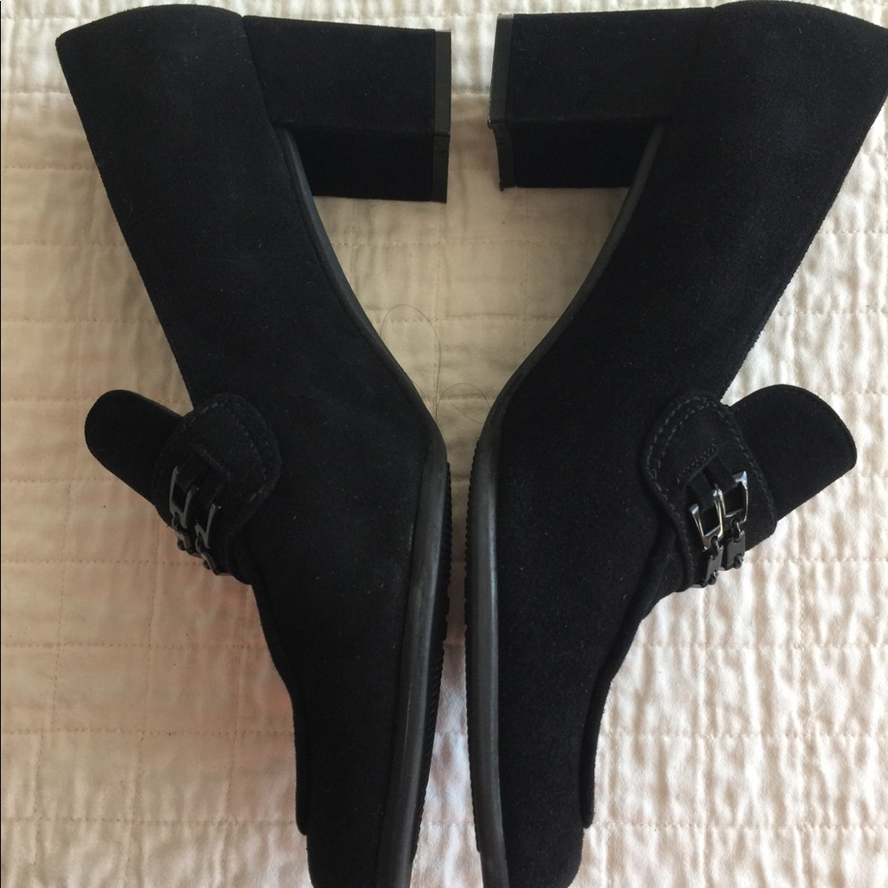 Euc Stuart Weitzman Black Suede Block Heel Shoe - image 4